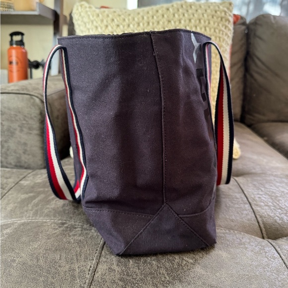 Tommy Hilfiger Black Tote and Wallet Set with Red and White Straps - Picture 6 of 12